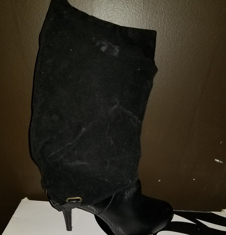Boots - Picture 2 of 5